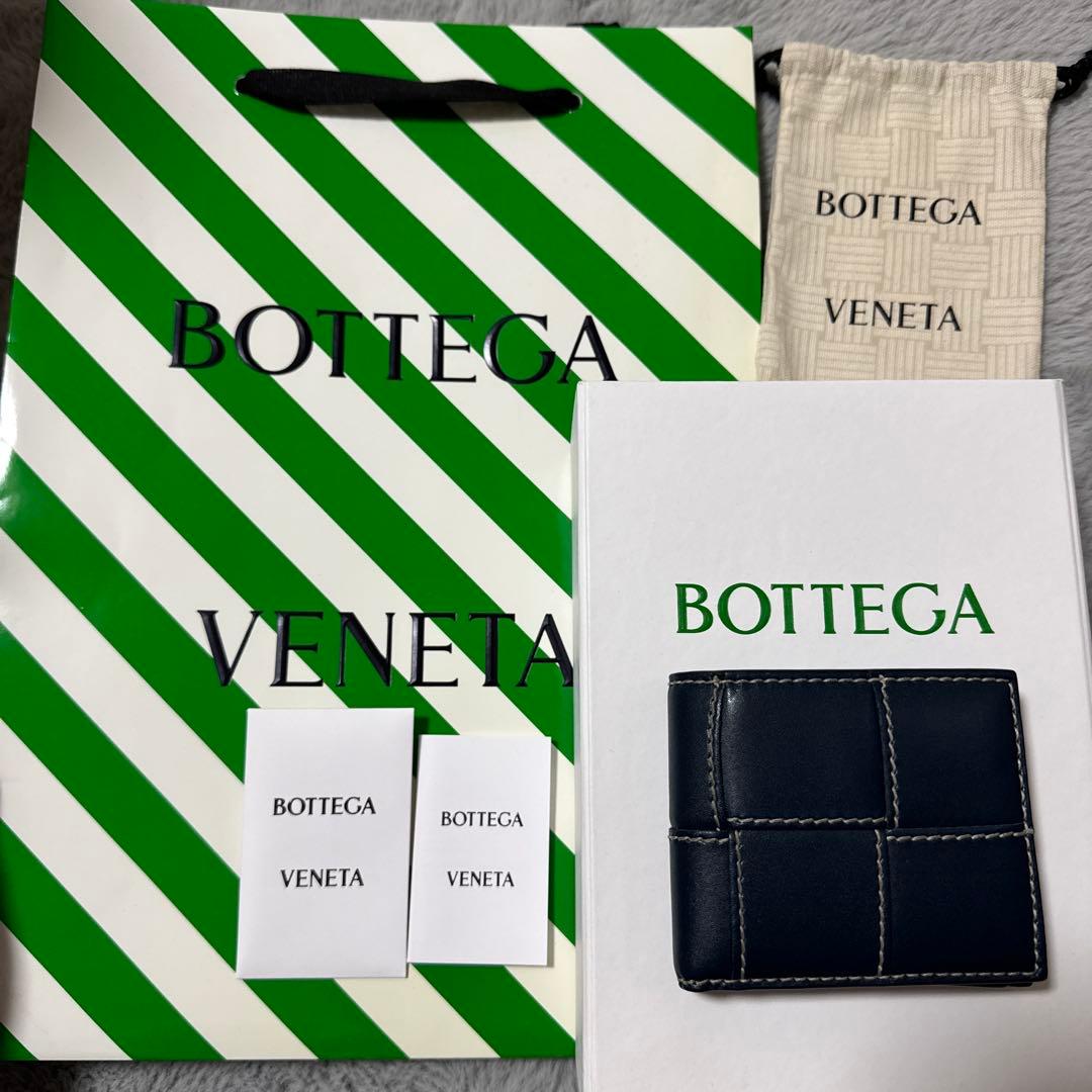 超美品Bottega Veneta 二つ折り財布