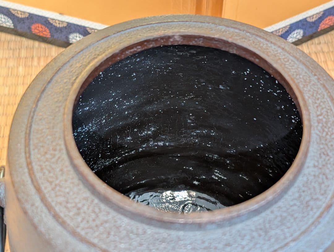 茶道具　茶釜　風炉釜　箱入 『松の木』釜師　佐藤清光作