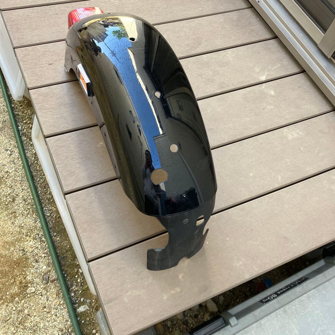 ブラック カウル テールランプ付き