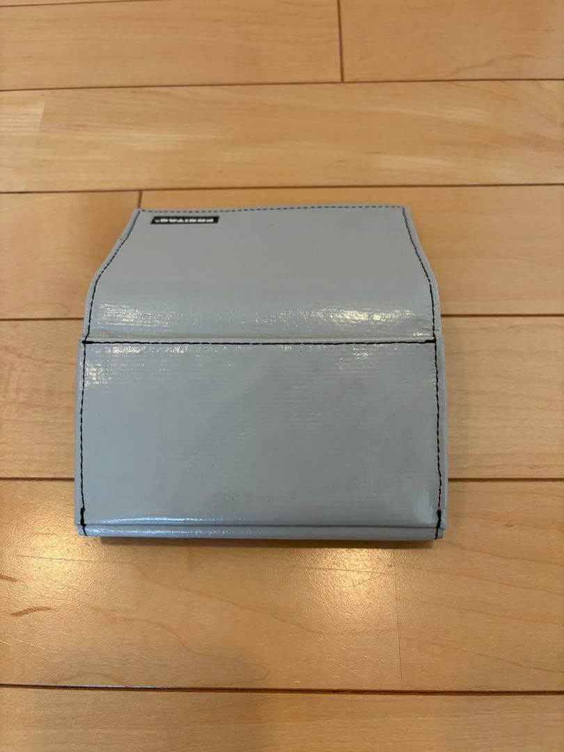 「konshi」FREITAG 二つ折り財布　グレー