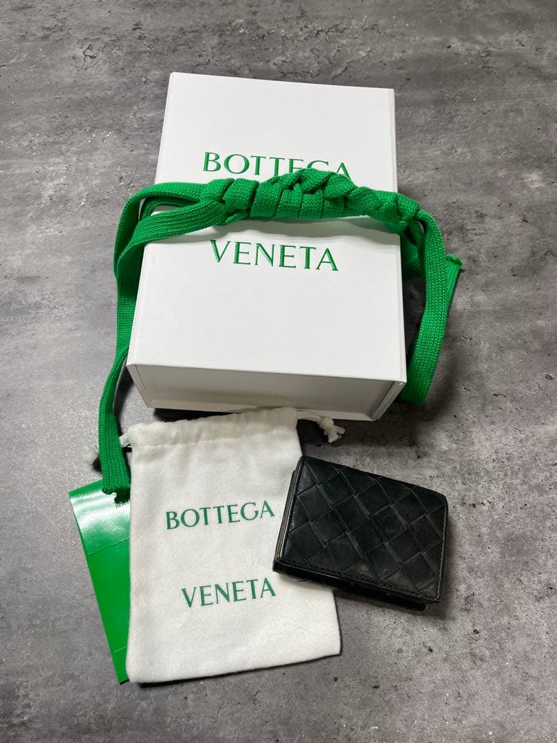 ボッテガ　三つ折り　イントレチャート　レザー　ブラック　グリーン