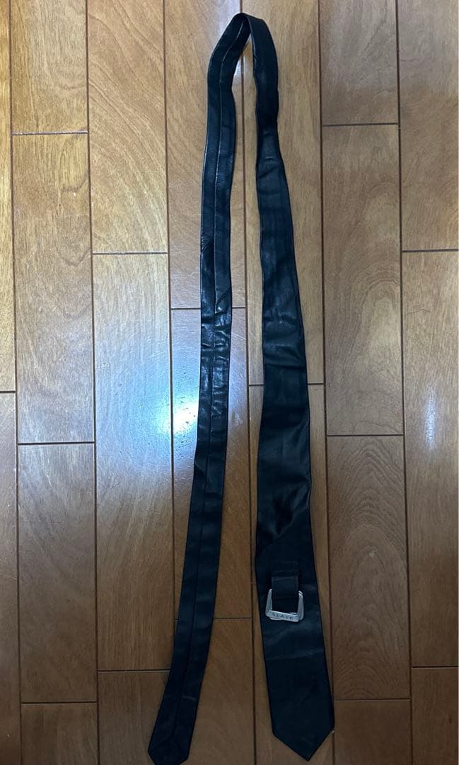 プエルタデルソル　レザータイ