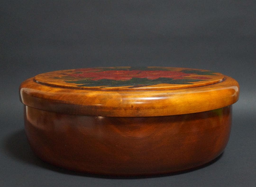 煎茶道具 烏城彫 栃材 細工彫り『牡丹文』刳り貫き大型茶櫃 茶びつ 茶ひつ取込盆