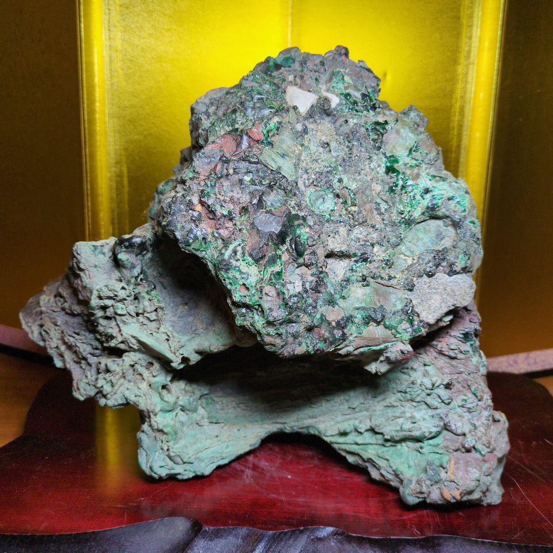 緑色の謎石 大サイズ 約4.0kg 鑑賞石 マラカイト？