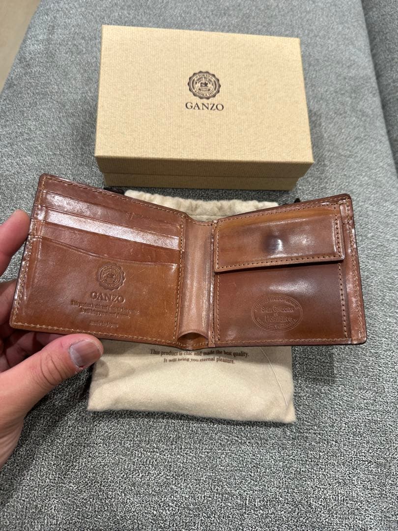 【GANZO 】ホーウィンシェルコードバン2 小銭入れ付二つ折り財布 ナチュラル