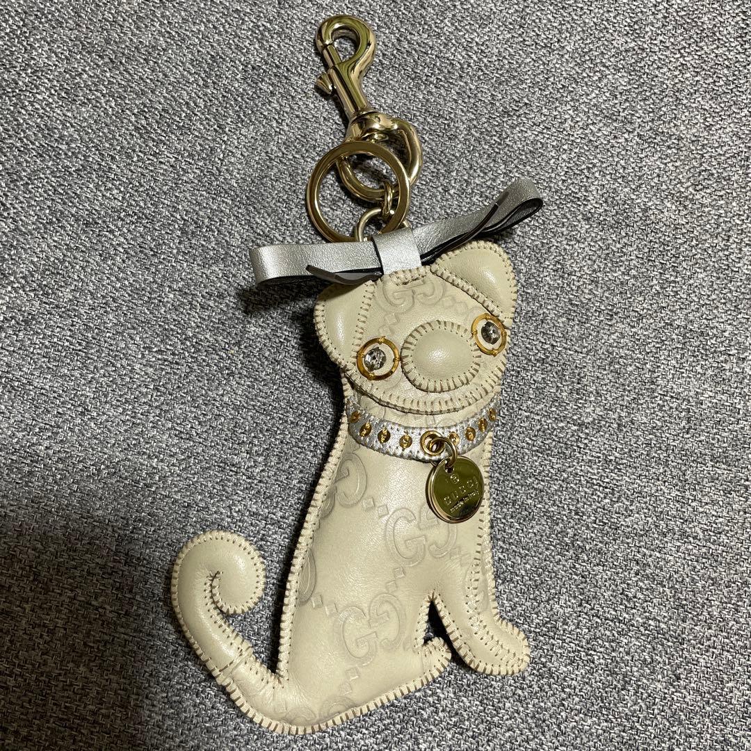 Gucci グッチョリ　パグ型レザーキーホルダー