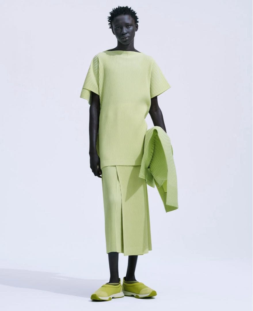 HOMME PLISSÉ ISSEY MIYAKE PLEATS BAG