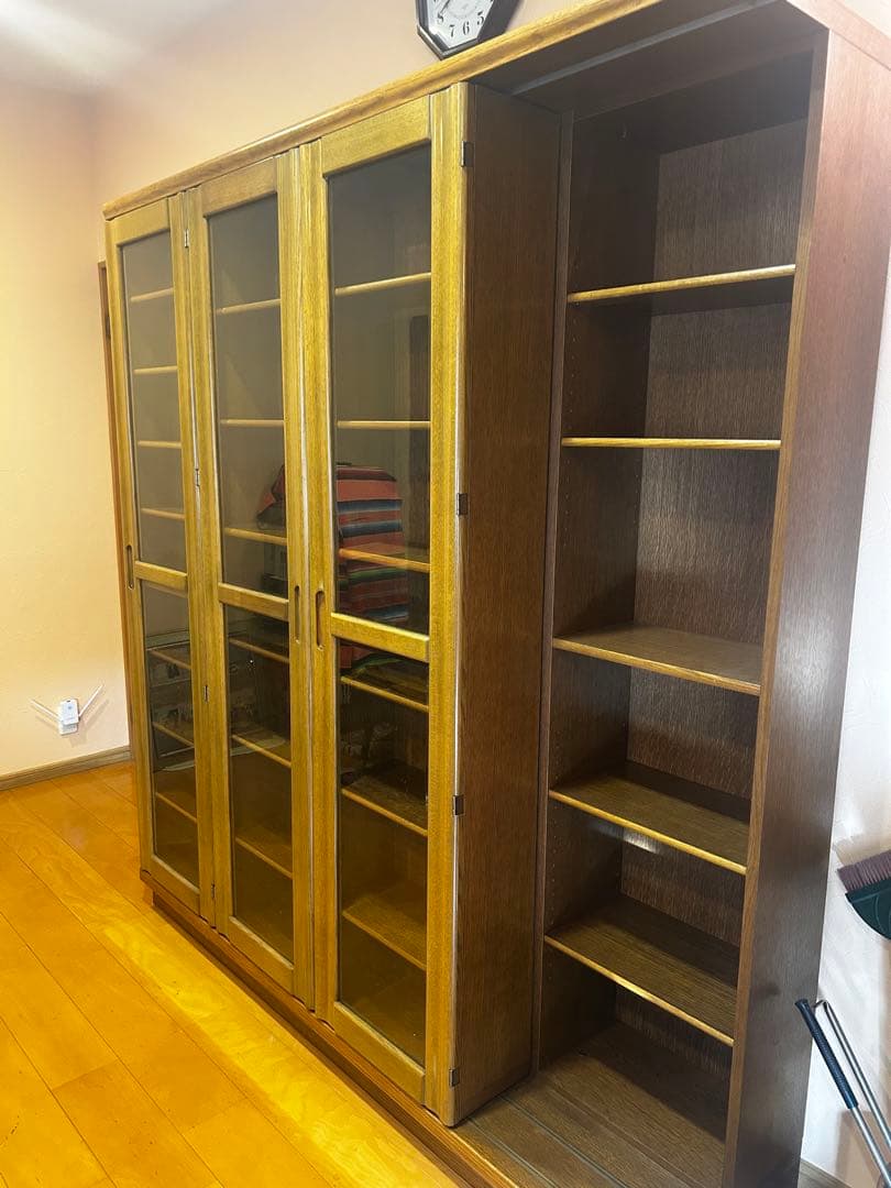 本屋のスライド書棚