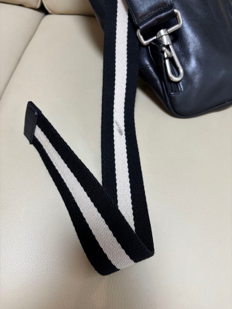 【BALLY 】ボディバッグ ／黒