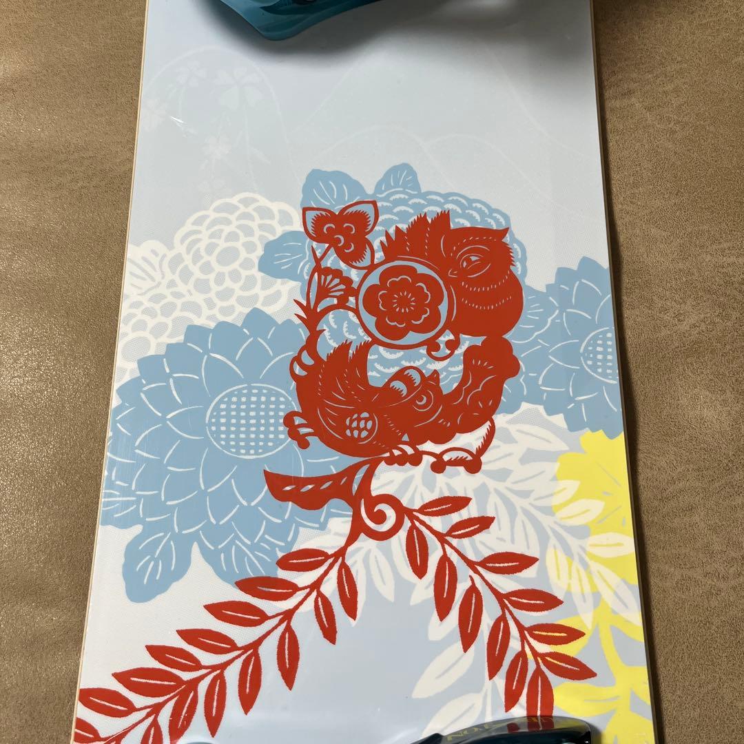 BURTON FEATHER 143 × BURTON SCRIBE M