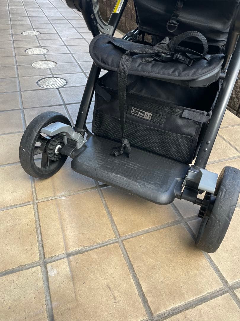 値下げしました二人乗り用ベビーカー日本育児 BabyTrend シット＆スタンド