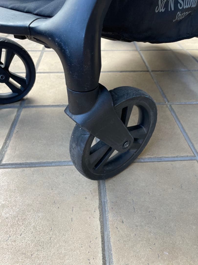 値下げしました二人乗り用ベビーカー日本育児 BabyTrend シット＆スタンド