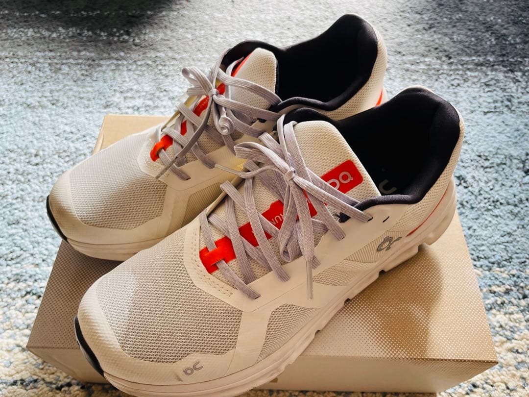 ⭐︎値下げ⭐︎ On Cloudrunner 26.5cm ホワイト/オレンジ