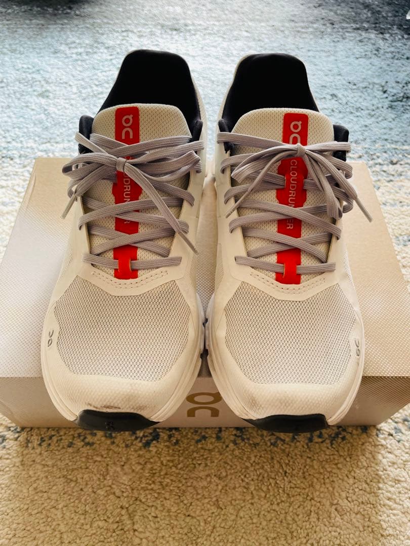 ⭐︎値下げ⭐︎ On Cloudrunner 26.5cm ホワイト/オレンジ