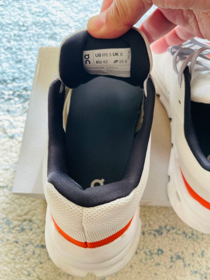 ⭐︎値下げ⭐︎ On Cloudrunner 26.5cm ホワイト/オレンジ