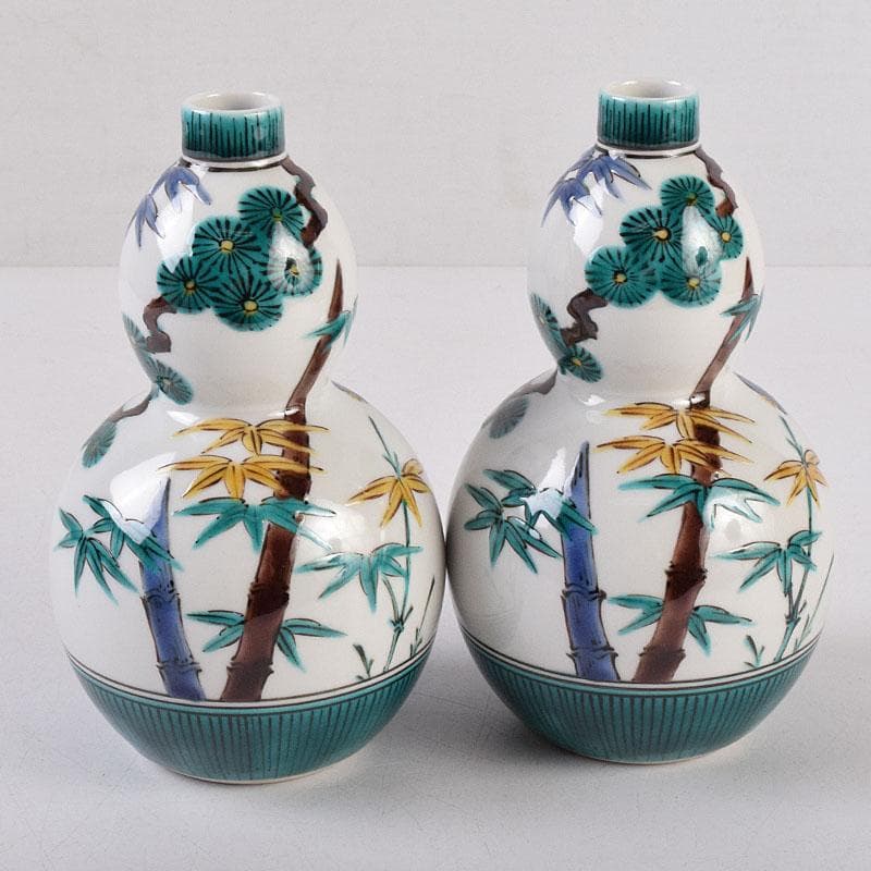 九谷焼　三代三ツ井為吉作　色絵松竹梅文　瓢箪徳利　一對　共箱　C　R8925