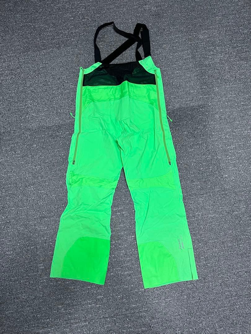 Burton AK457 GORE-TEX PRO ビブパンツ RECCO搭載