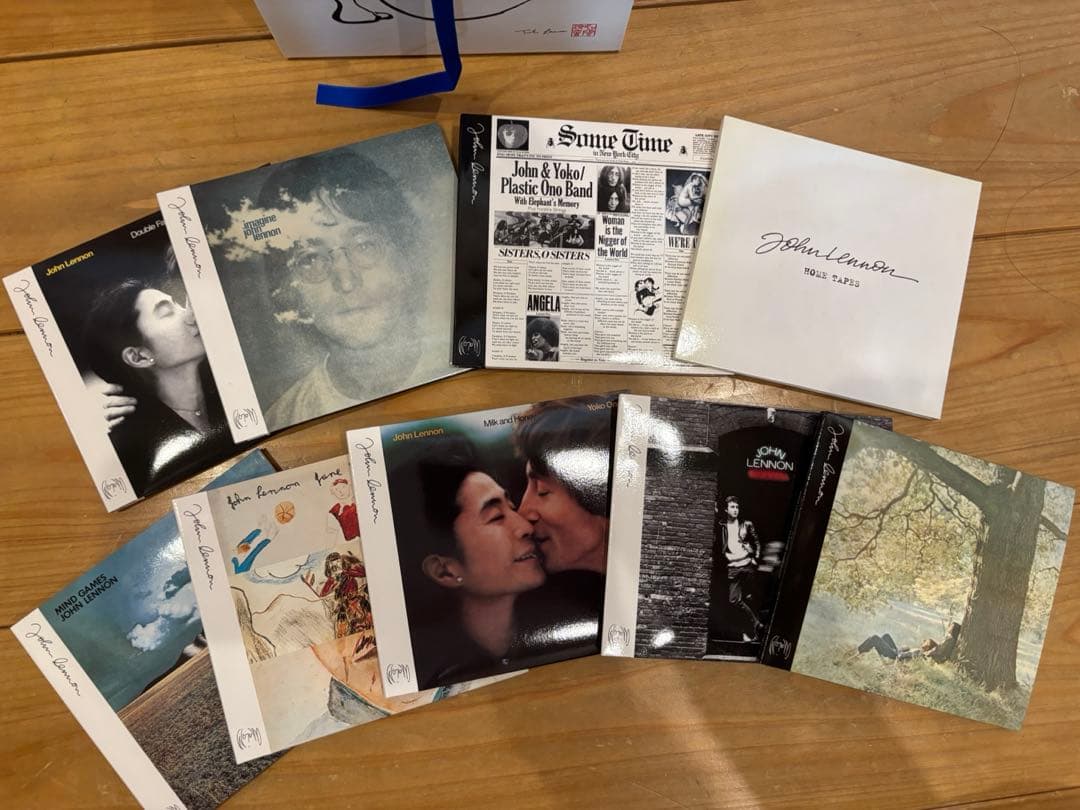 ジョン・レノン シグネイチャーボックス（完全限定生産）