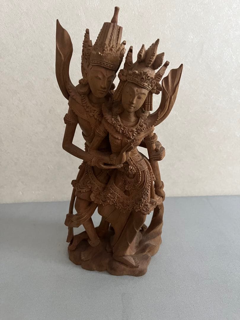 バリ島　木彫　白檀？