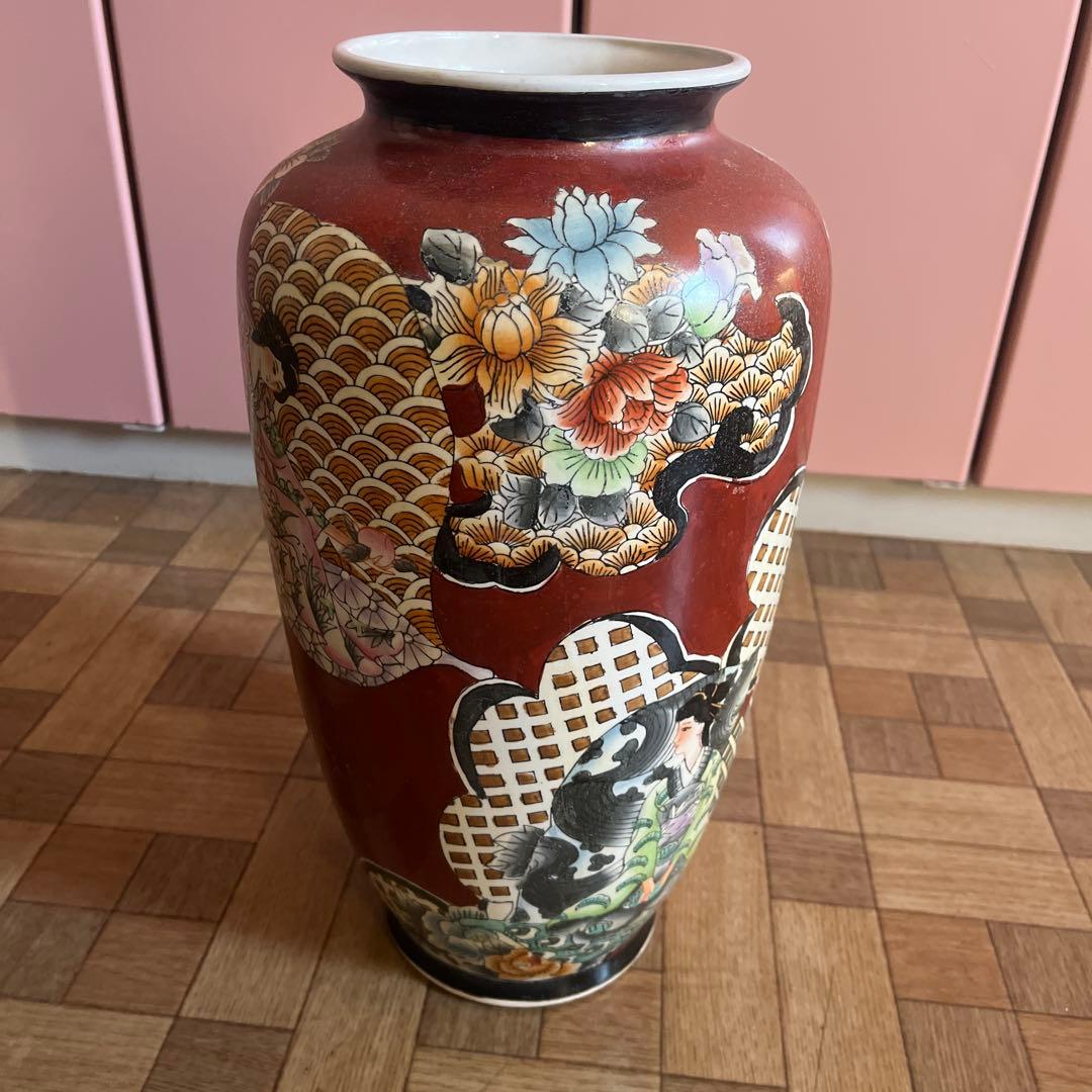 赤色 陶器 花瓶 花と女性の絵柄