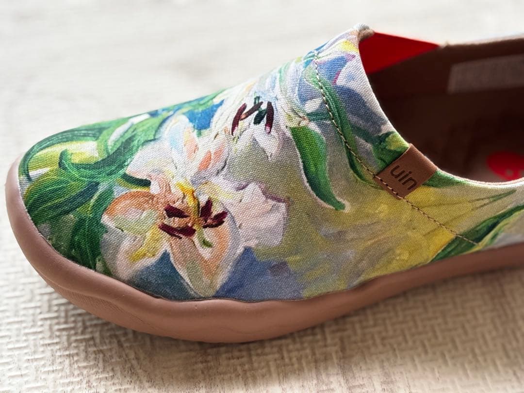 ♥️UIN♥️アートトラベルシューズ YAWNING LILYキャンパス・レディース