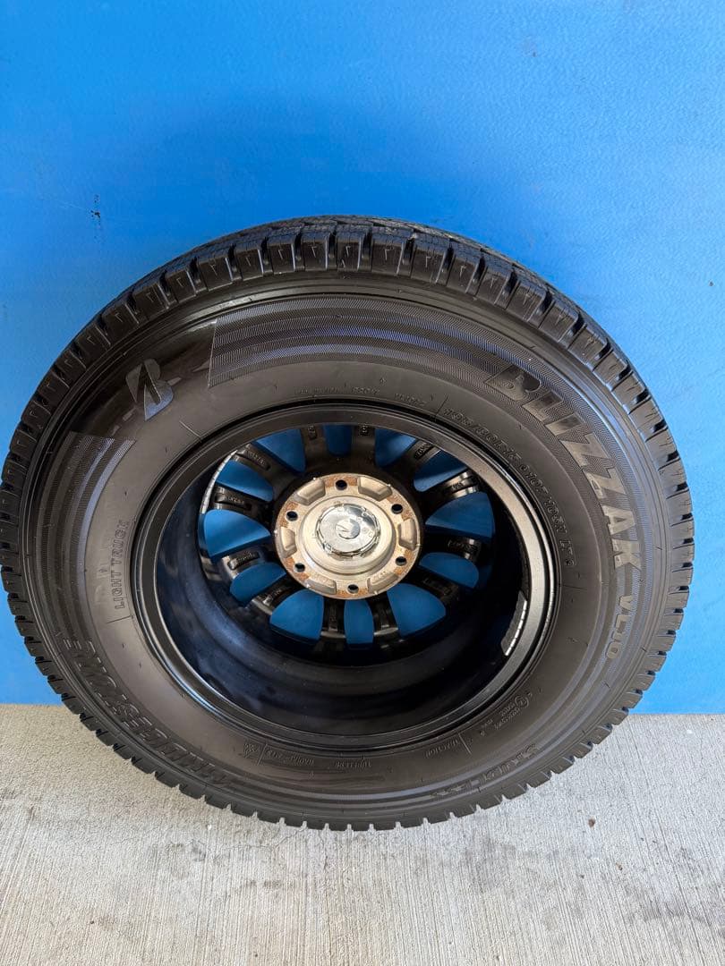 ハイエーススタッドレスブリヂストン ブリザック VL1 195/80R15アルミ