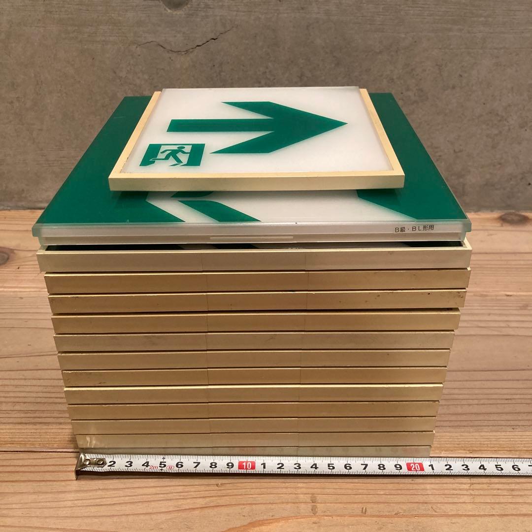 非常口 プレート 避難誘導 標識 補助標識 看板 避難口 表示板 ジャンクまとめ