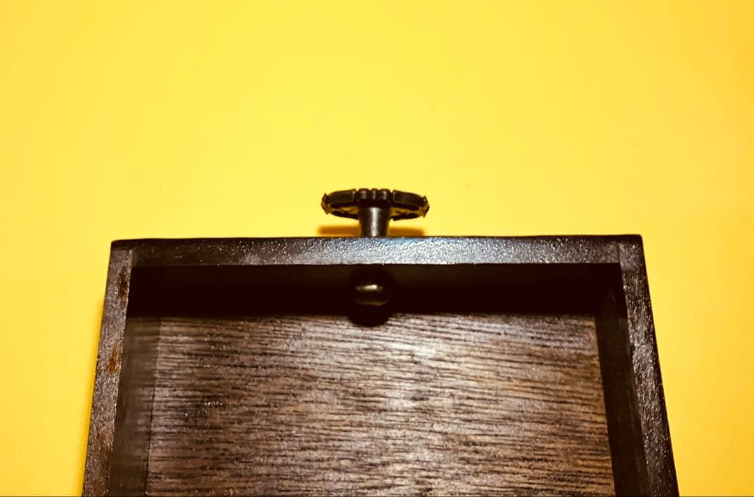 持ち手付き灰皿　昭和レトロ　木製　手提灰皿　引き出し付き　鎌倉彫り　ビンテージ