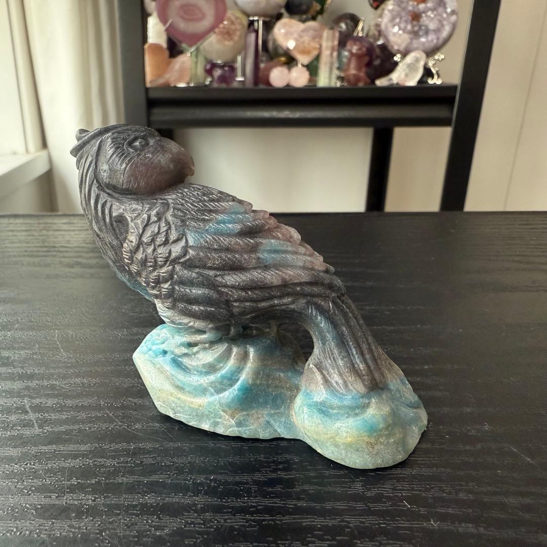 天然石トロレアイトのオウム　　置物　彫物NO.091101