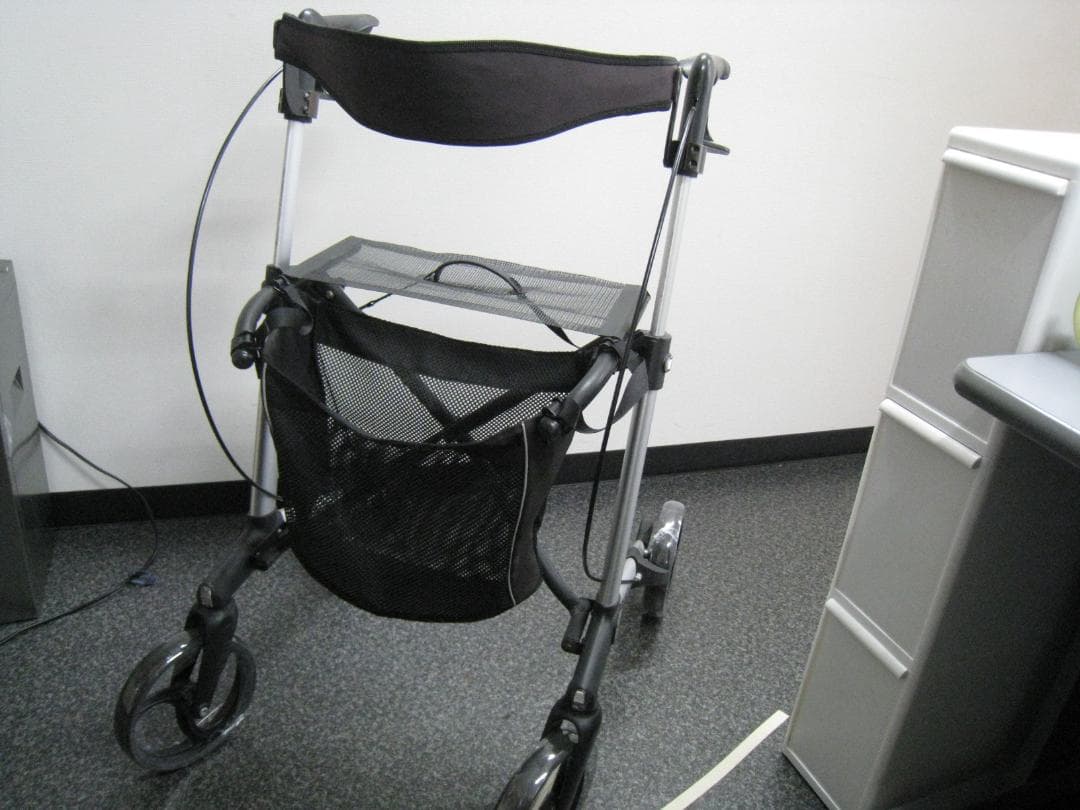 ハンディウォークＬ　GEMINO 30 歩行器 歩行車 パラマウントベッド ③