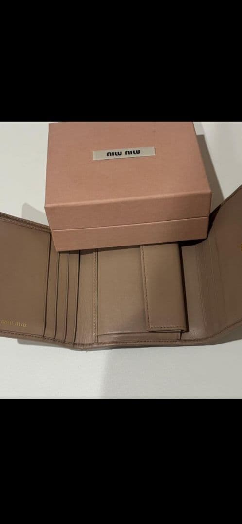 N*A様 miumiu ミュウミュウ 財布 マテラッセ ベージュ