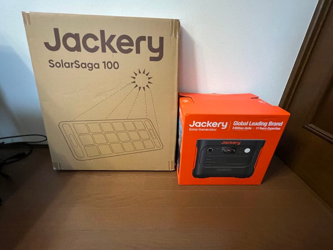 Jackery SolarSaga 100 & Explorer 1000セット