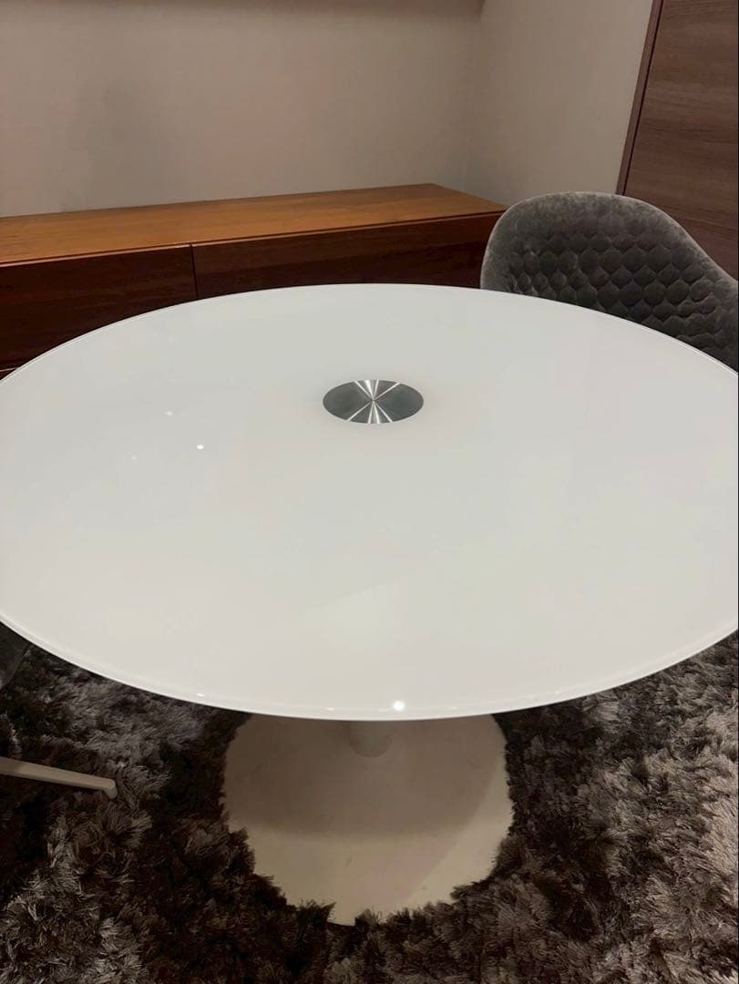 ボーコンセプト New York 堂々たる上品ラインテーブル ホワイト