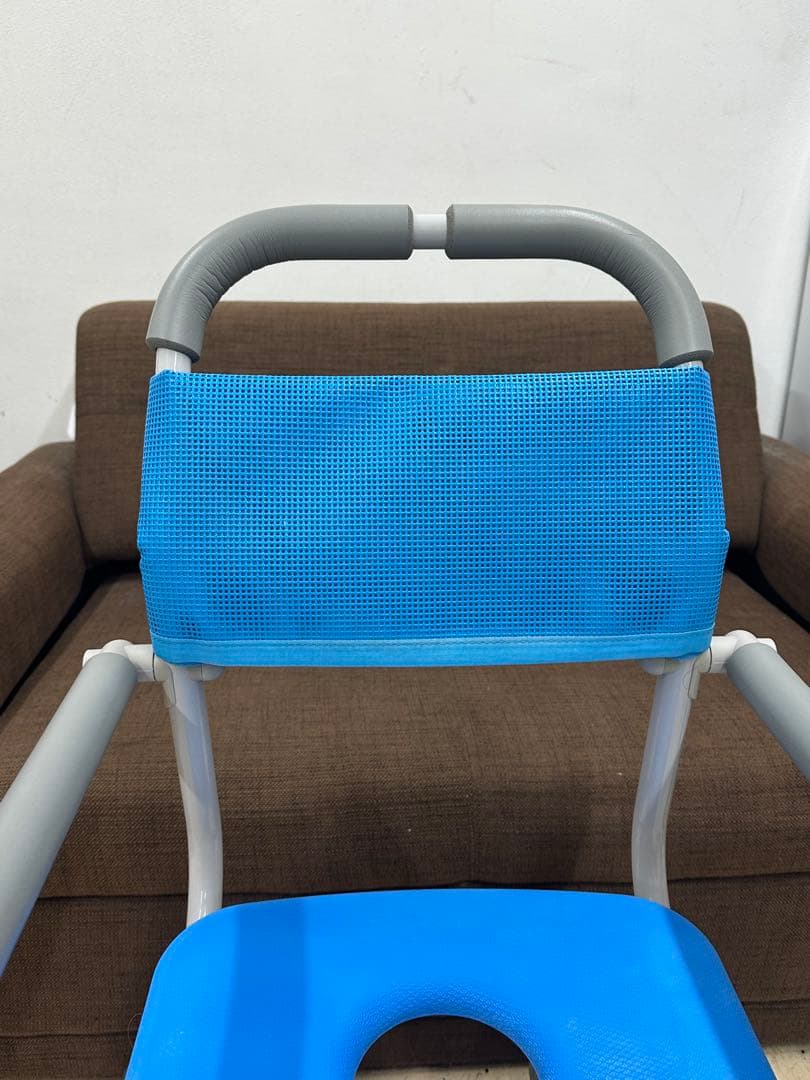 ⑧ uchie ウチエ社製　　シャワーキャリー　入浴用車イス　UD型