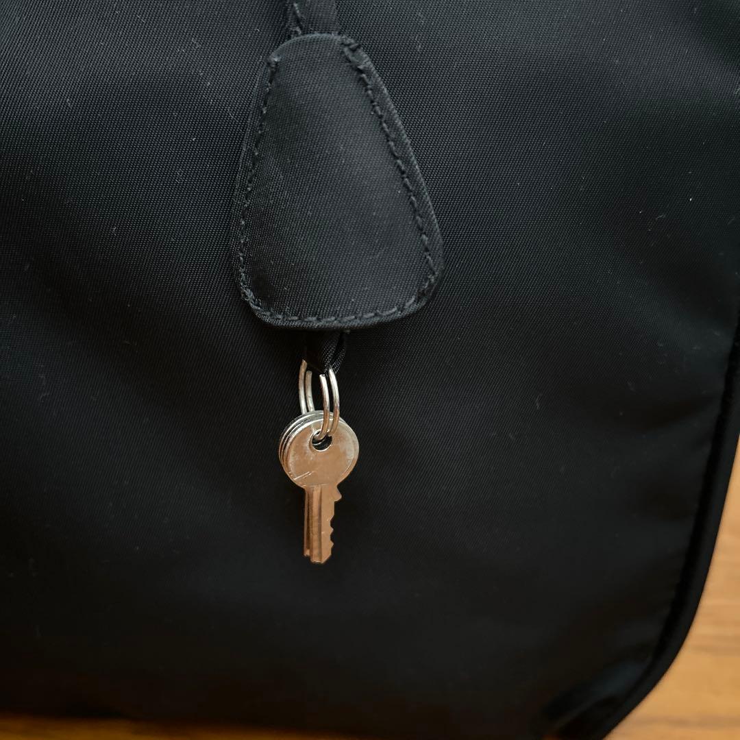 c*♡様 PRADA ブラック ナイロンボストンバッグ（鍵と南京錠付き）