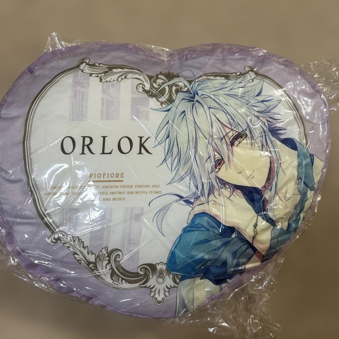 ピオフィ　オルロック　クッション