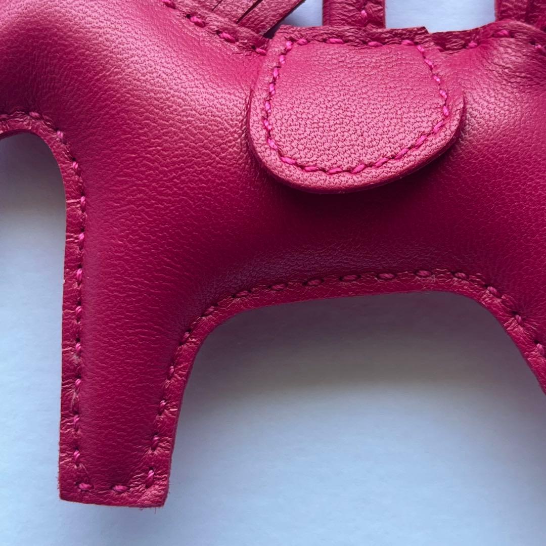 エルメス ロデオ チャームPM ローズメキシコ