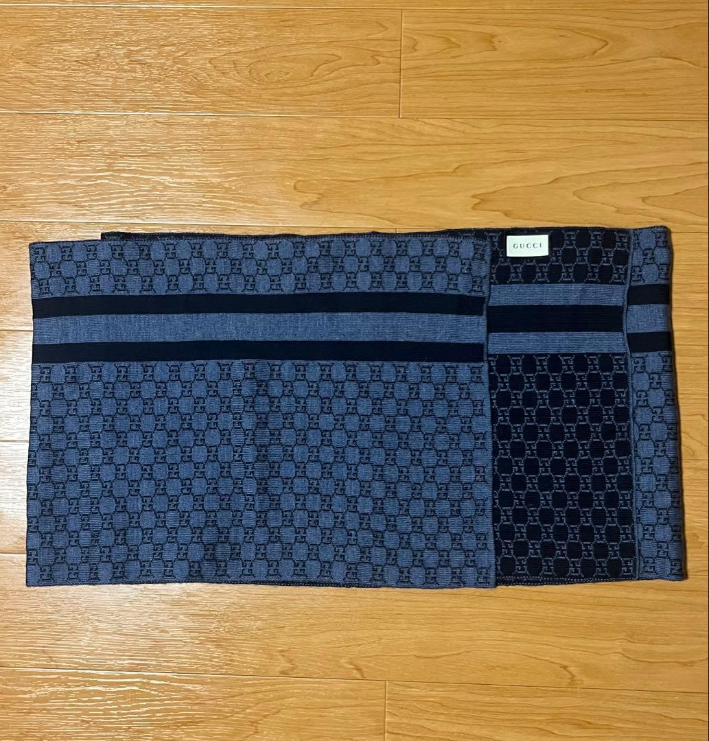 GUCCI マフラー　紺色