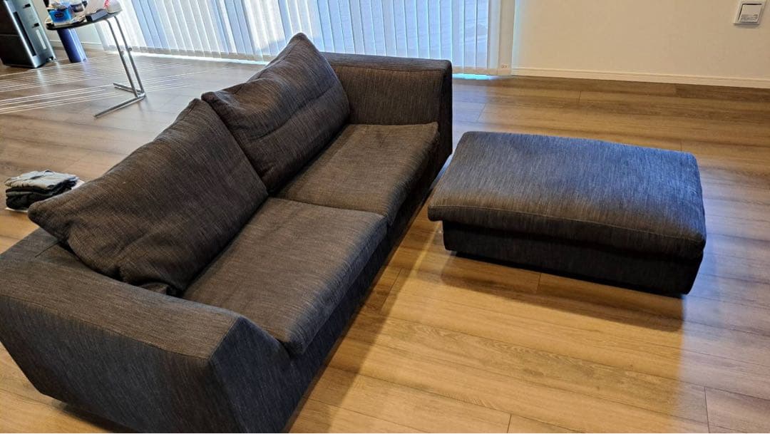 アクタス アイラーセン チェス2人掛けソファオットマン付き