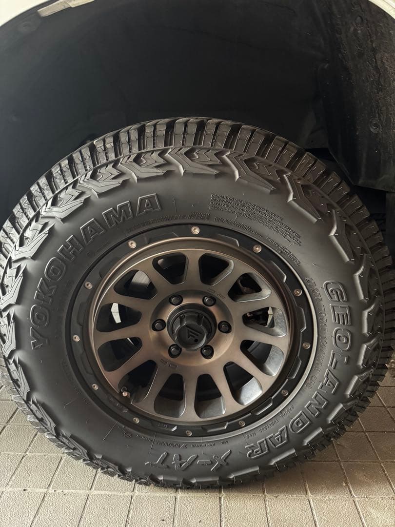 デルタフォース オーバル 17インチとGEOLANDAR X-ATの4本セット