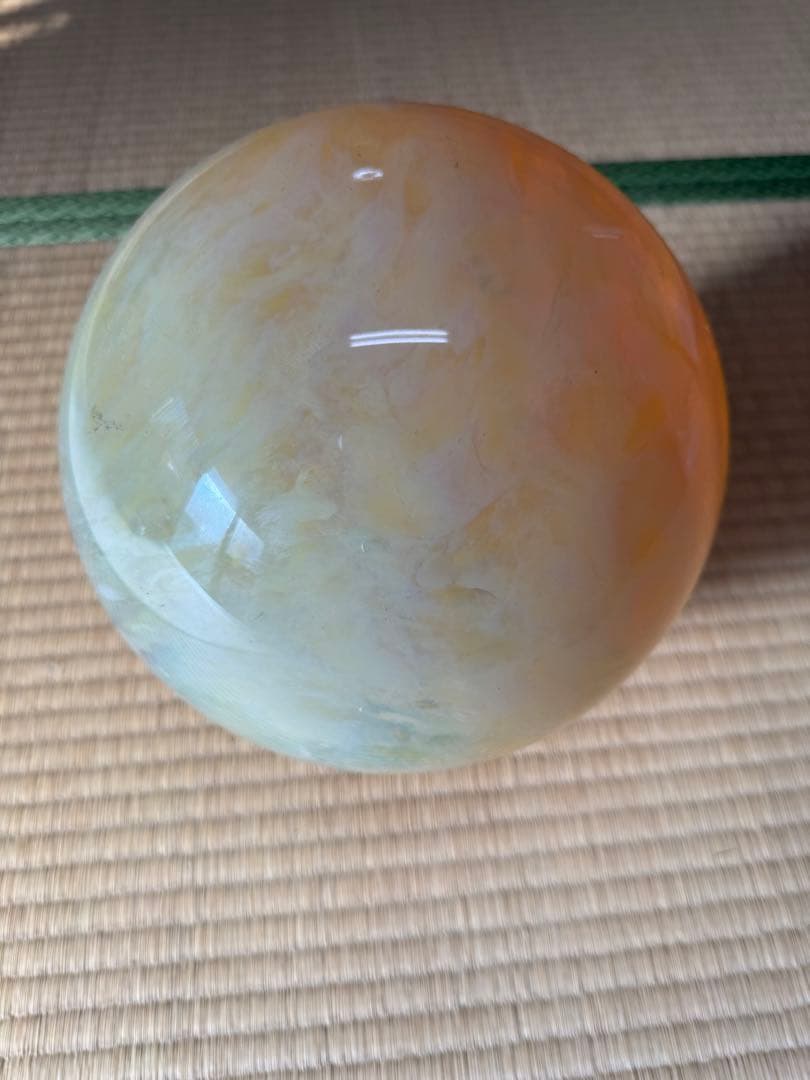 翡翠石 球体置物 木製台座付き　20cm