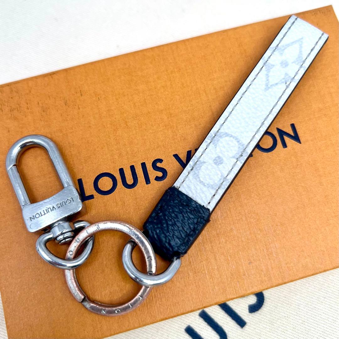 ルイヴィトン モノグラム ホワイト ドラゴンヌ バッグチャーム キーホルダー
