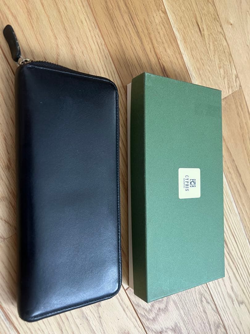 キプリス　ハニーセル　ラウンドファスナー　長財布