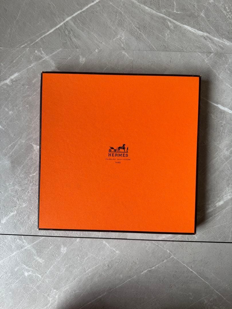 エルメス カレ90クールベットとカブリオレ ピンク シルクスカーフ 箱付