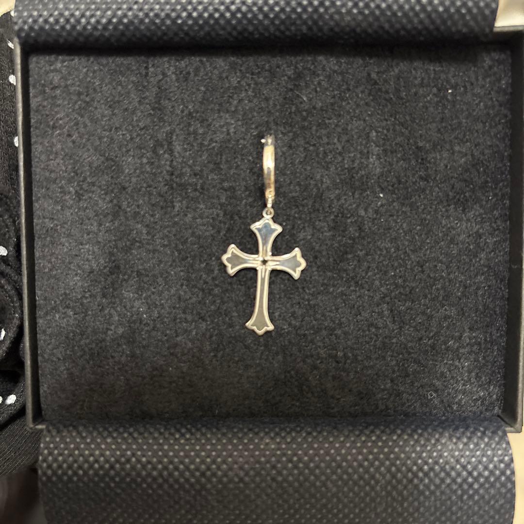 World Is Overクロスピアス(片耳用)