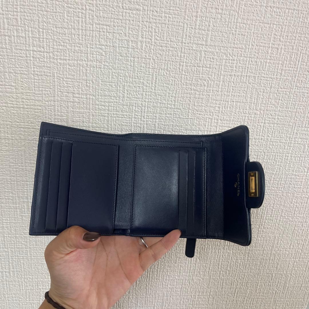 CHANEL ネイビー キルティング 二つ折り財布