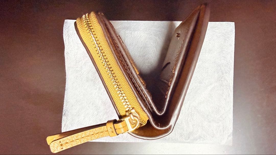 TORY BURCH 二つ折り財布