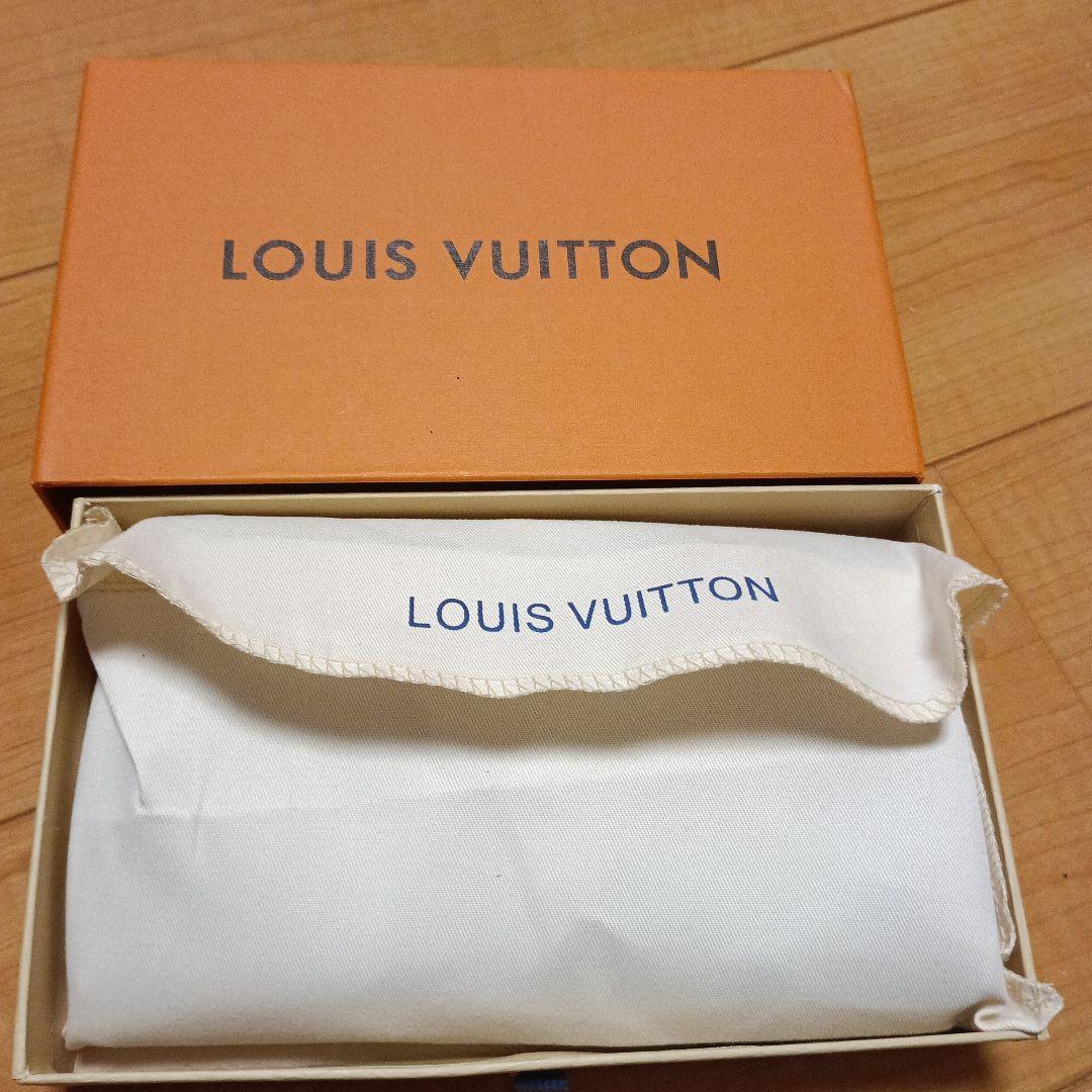 LOUISVUITTON　二つ折り財布　草間弥生　コラボ　サラ　限定品　シリ有