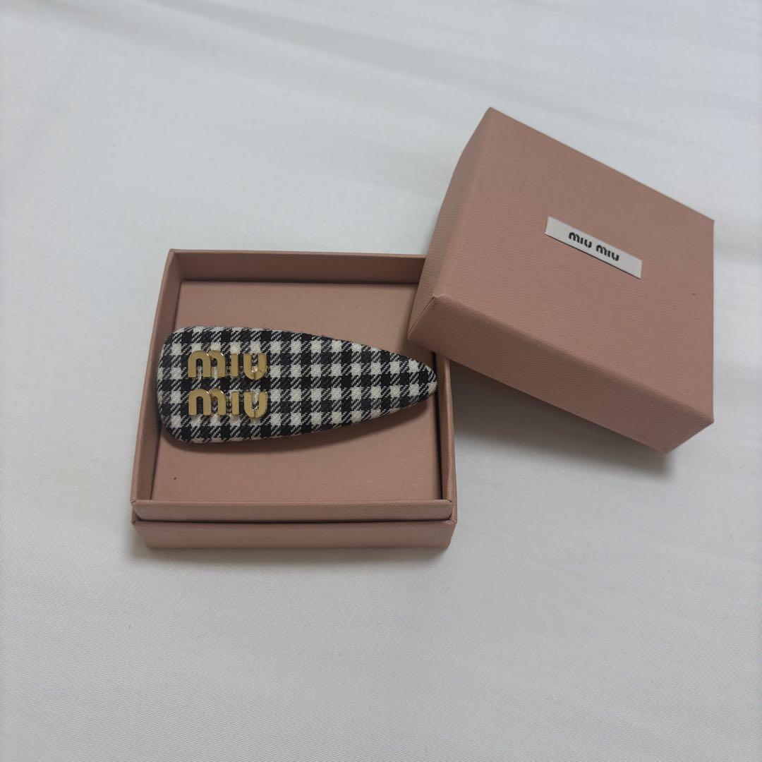 miu miu ギンガム　バレッタ