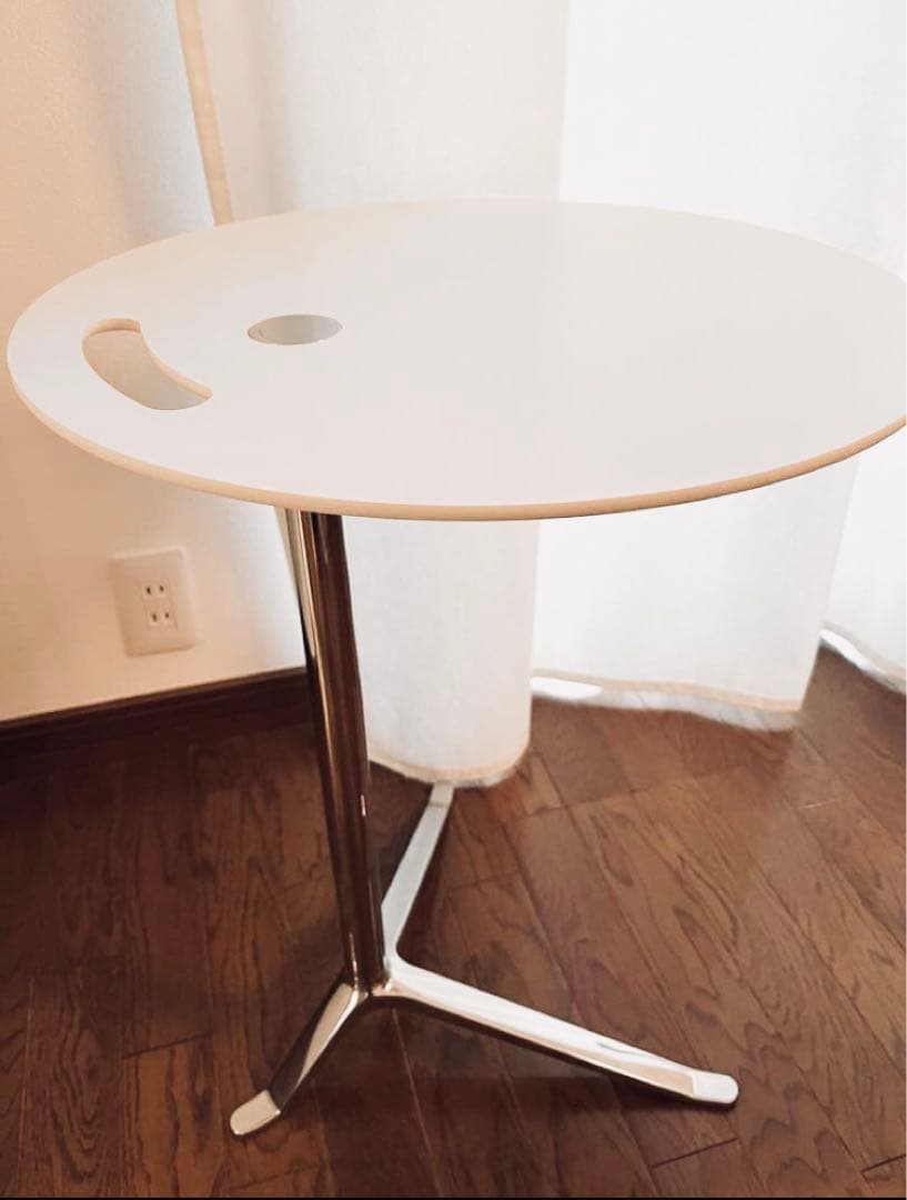 新品 Fritz Hansen フリッツハンセン リトルフレンド白サイドテーブル